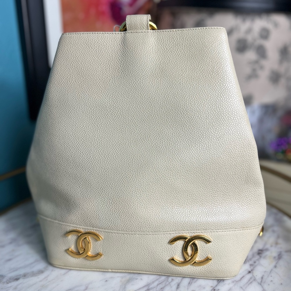 RARE White/Cream Chanel Caviar Leather Bucket Bag Triple CC Gold - Picture 3 of 16
